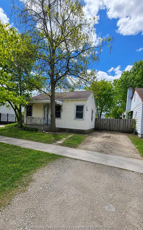 2215-forest-avenue-windsor-ontario-26012045