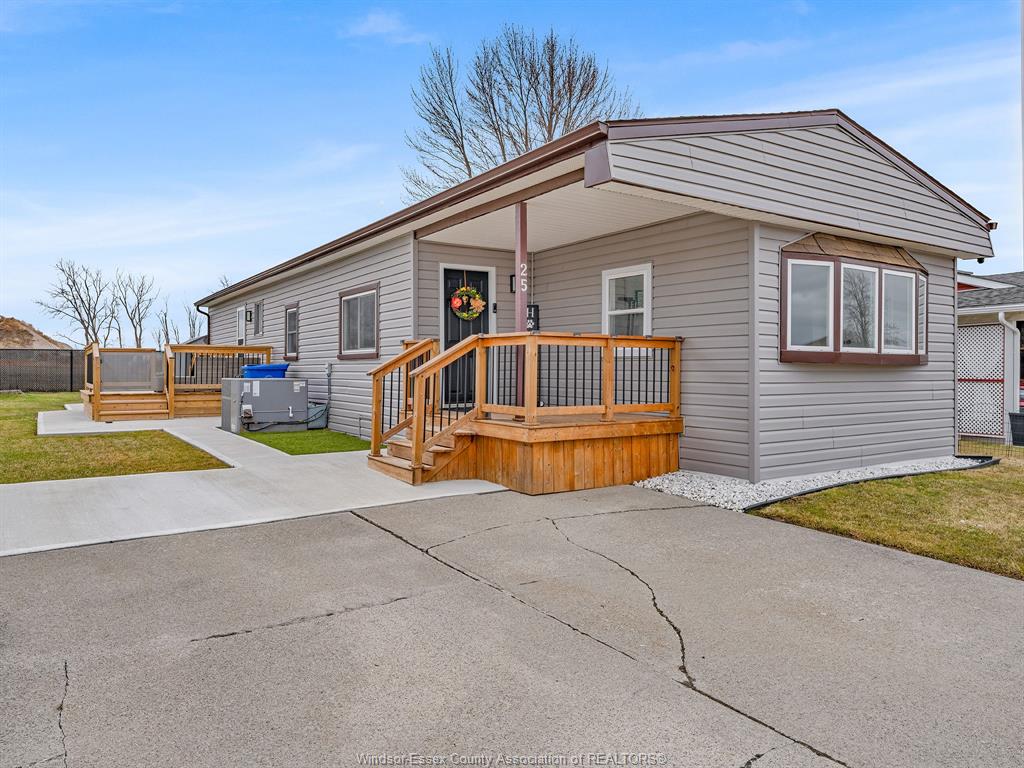 25-parkside-mcgregor-ontario-26012057