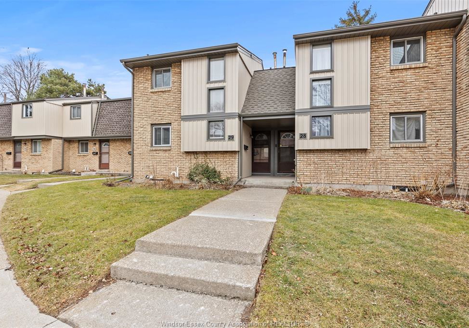 302-vine-street-st-catharines-ontario-26012087