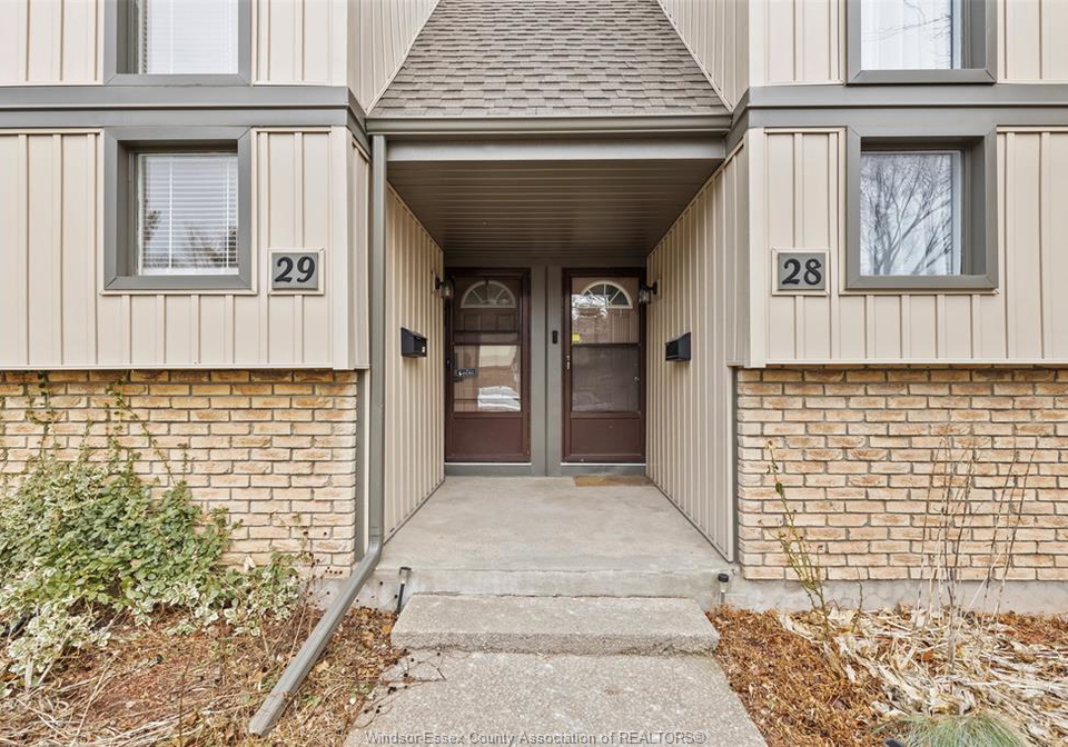 302-vine-street-st-catharines-ontario-26012087