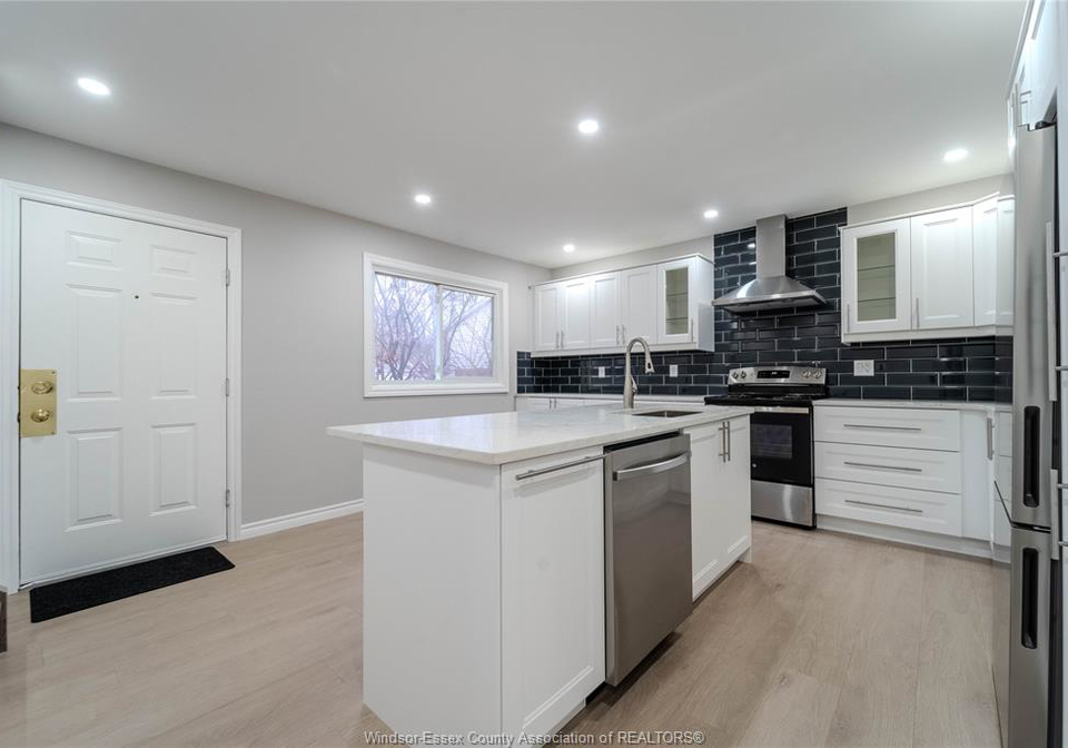 5414-lassaline-avenue-windsor-ontario-26012096