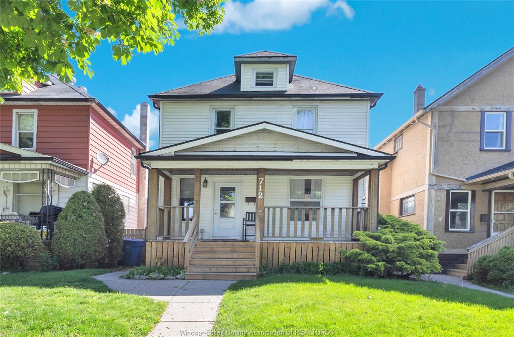 712-gladstone-windsor-ontario-26012101