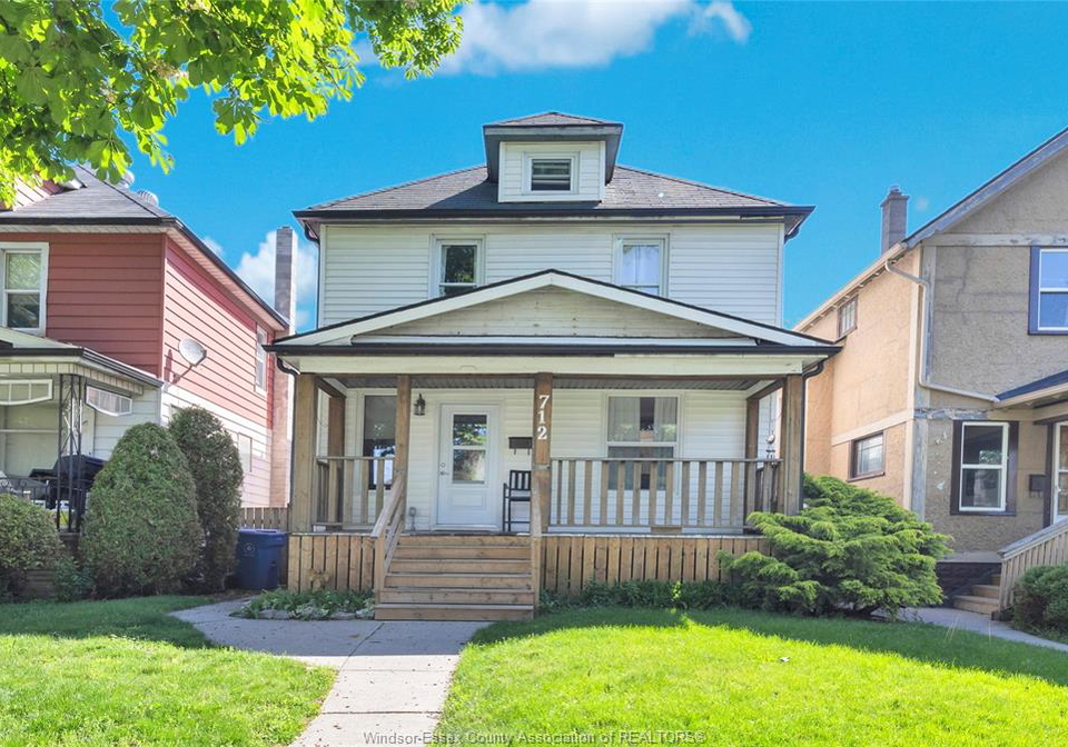 712-gladstone-windsor-ontario-26012101