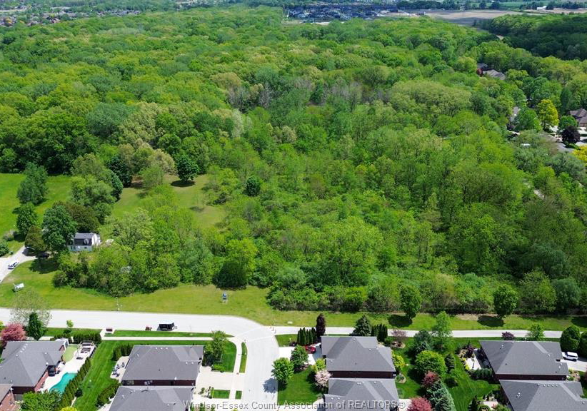 2185-washington-boulevard-lasalle-ontario-26012122