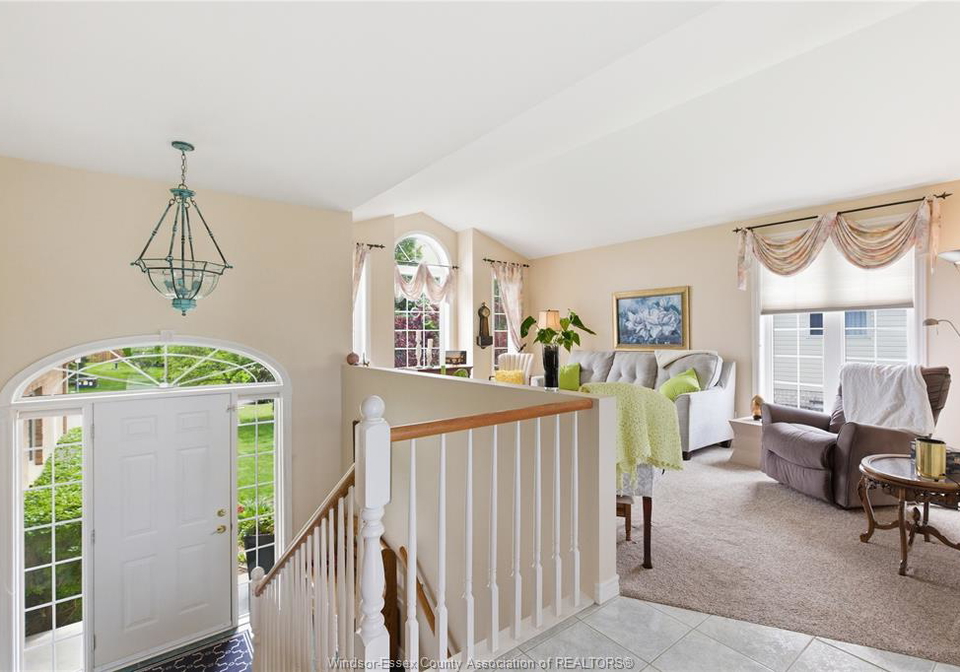 1588-whitewood-drive-lakeshore-ontario-26012129