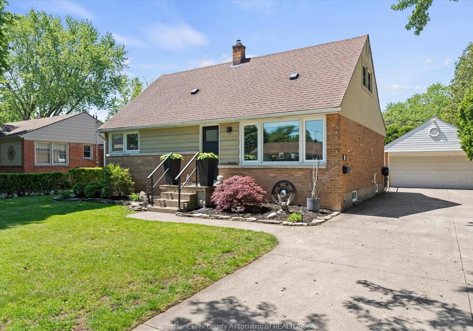 3233-dandurand-windsor-ontario-26012146