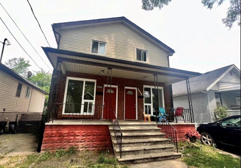 3458-harris-windsor-ontario-26012157