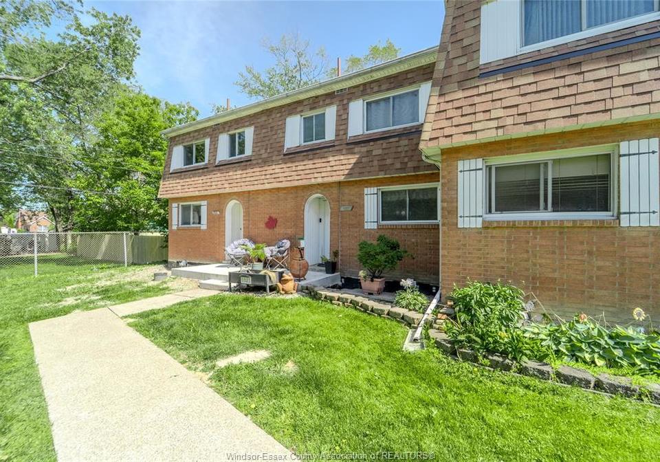 5523-empress-street-windsor-ontario-26012159