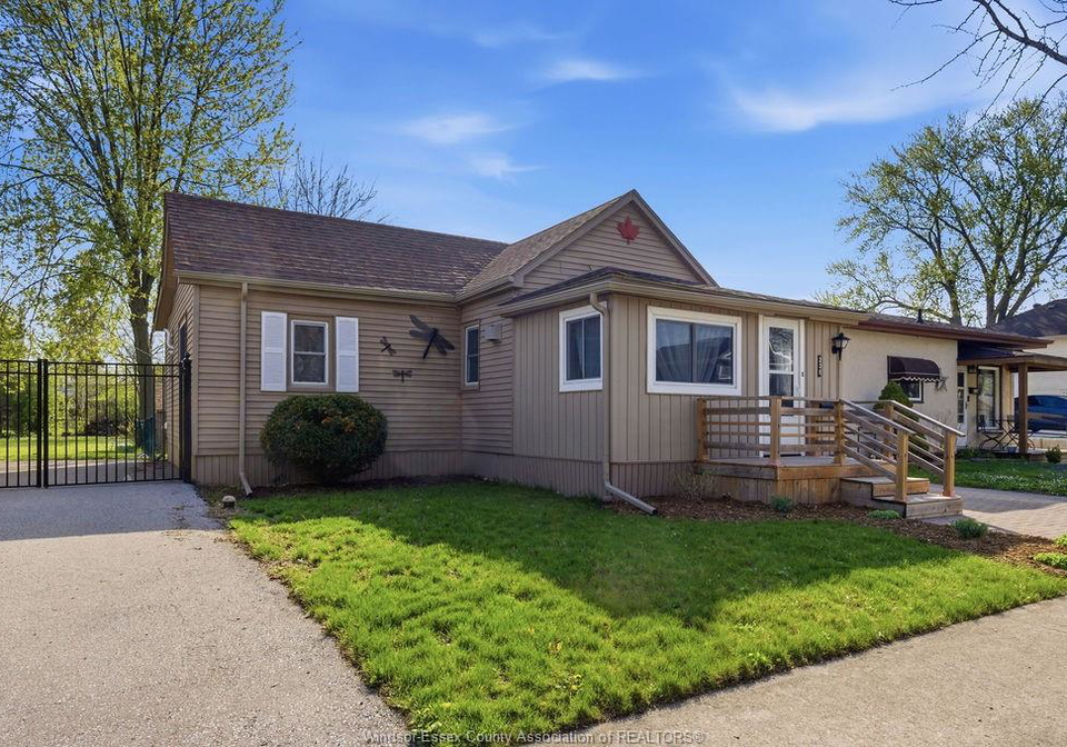 236-frank-avenue-windsor-ontario-26012161