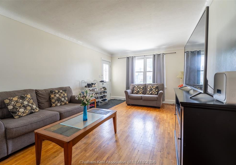 363-lacroix-street-chatham-ontario-26012165