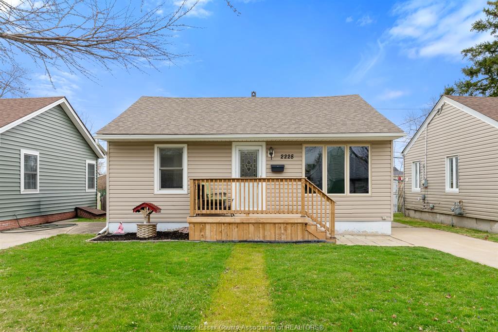2228-elsmere-avenue-windsor-ontario-26012172