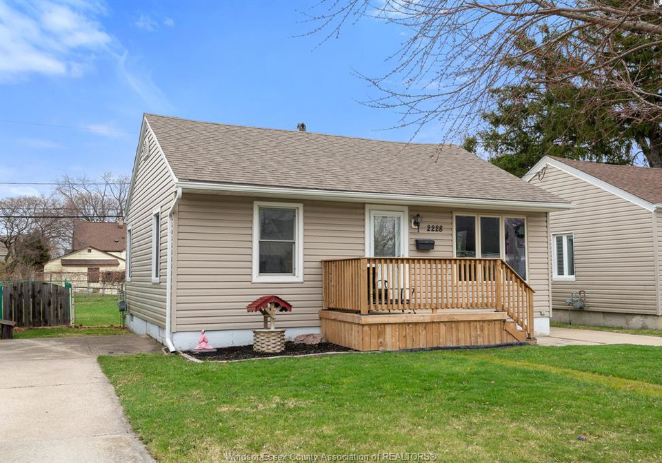 2228-elsmere-avenue-windsor-ontario-26012172