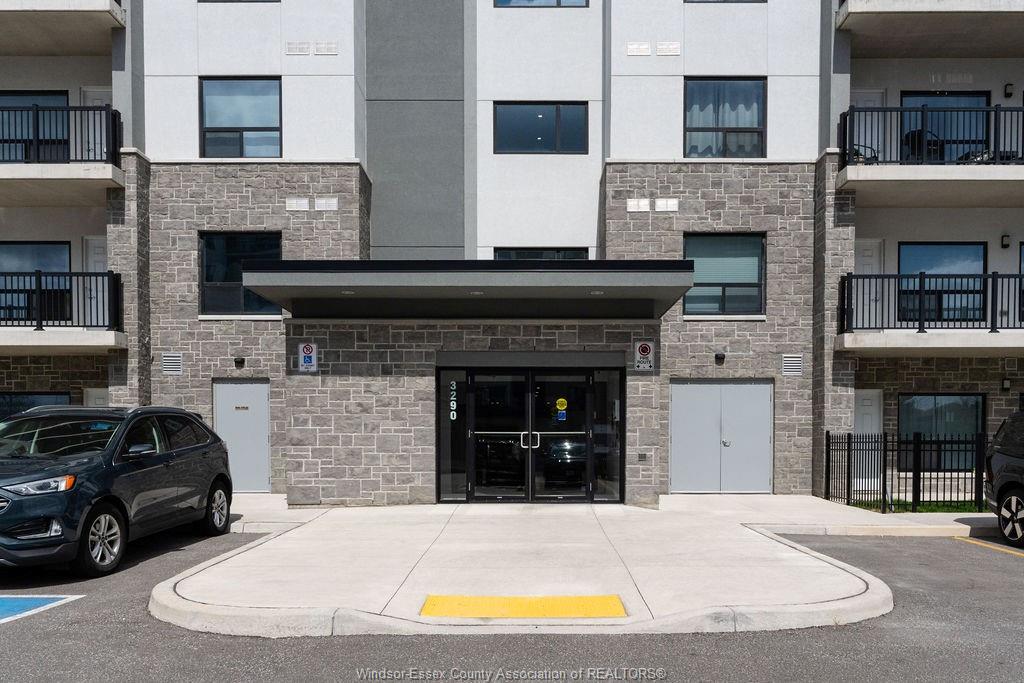 3290-stella-crescent-windsor-ontario-26012179