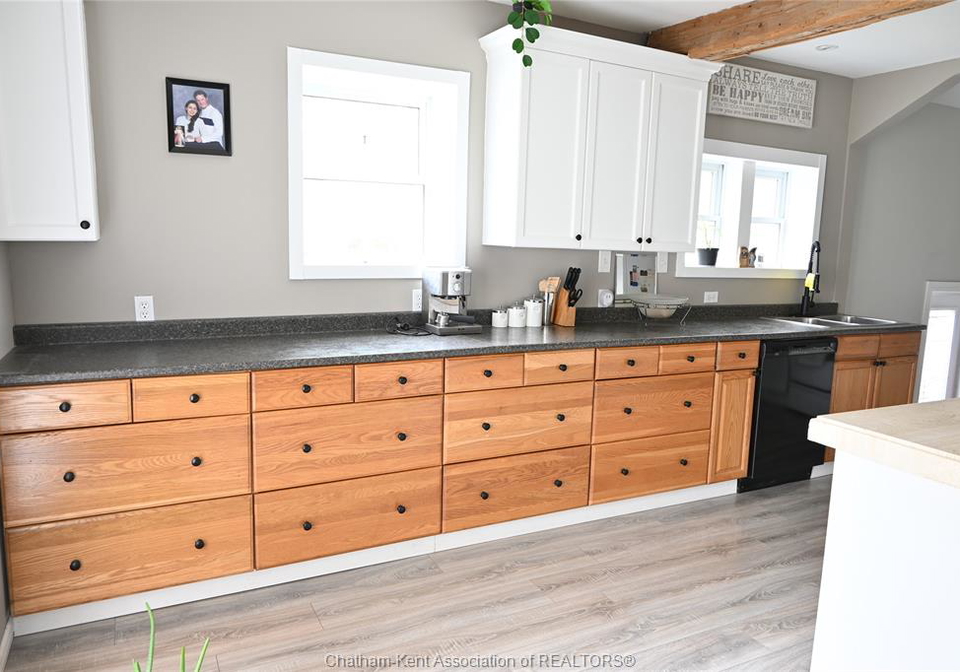 282-victoria-street-highgate-ontario-26012183