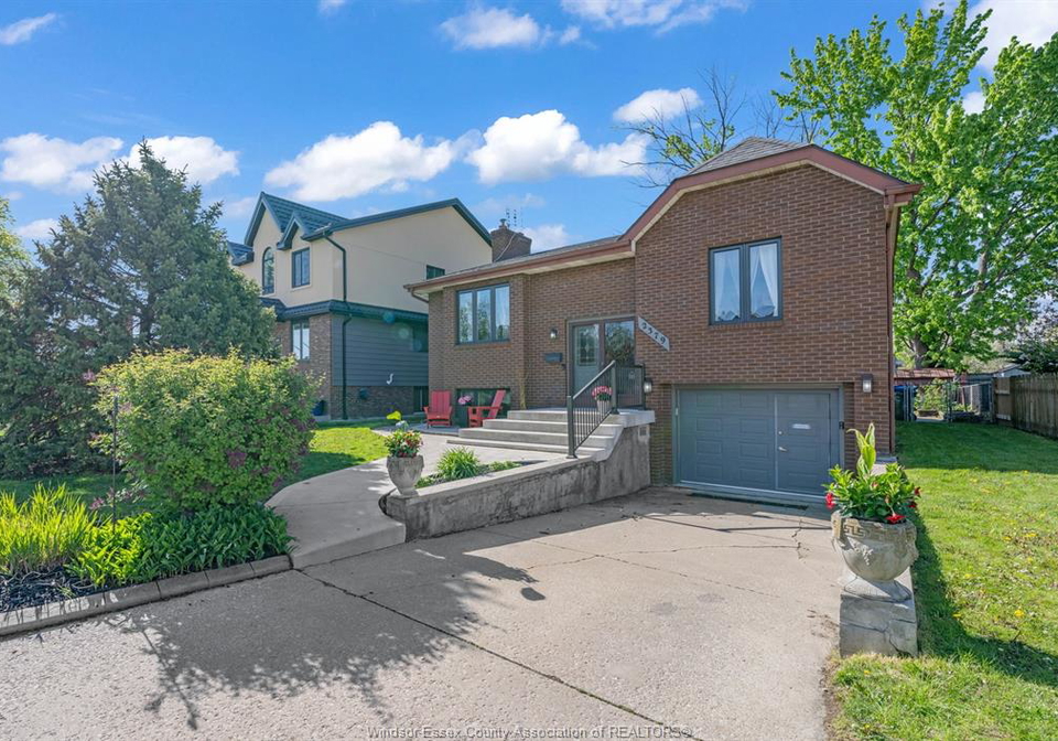 2379-via-vita-windsor-ontario-26012195