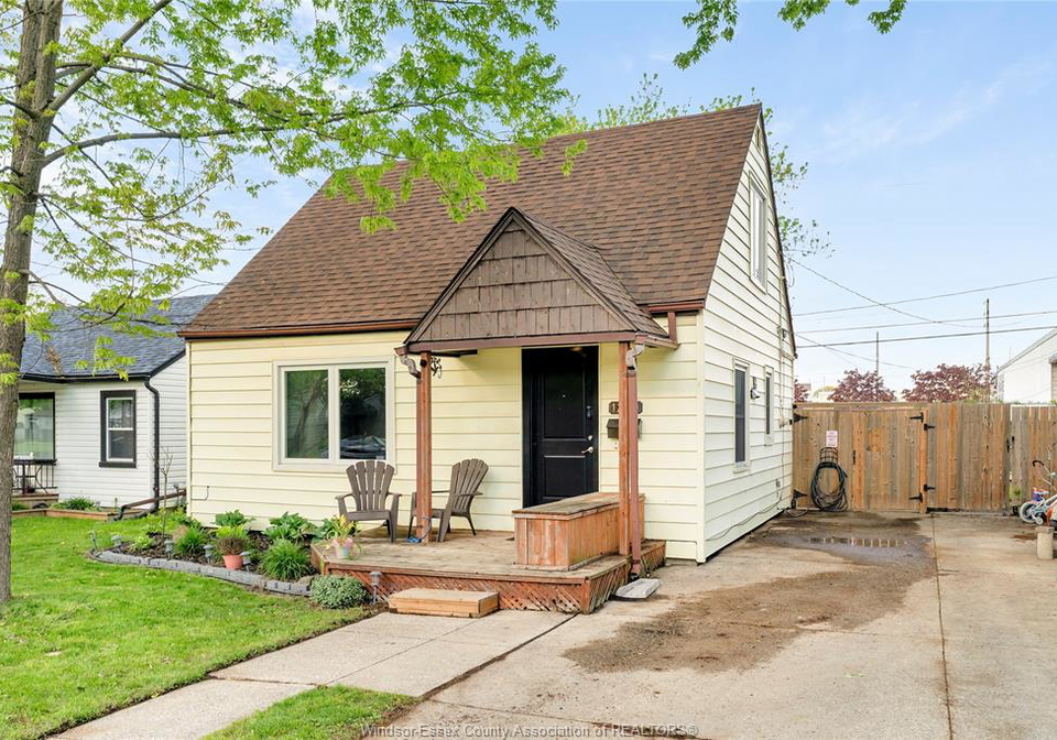 1260-oak-windsor-ontario-26012197