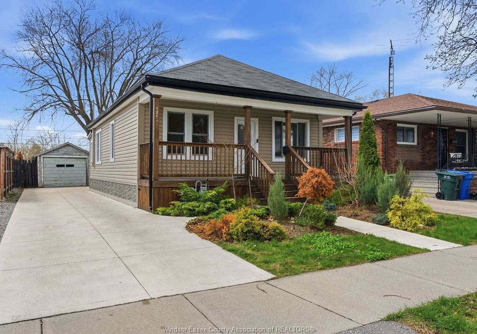 1245-george-windsor-ontario-26012207