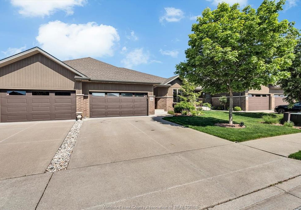 2266-gatwick-avenue-windsor-ontario-26012208