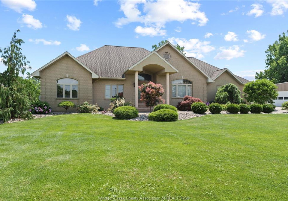 210-mersea-3-leamington-ontario-26012219