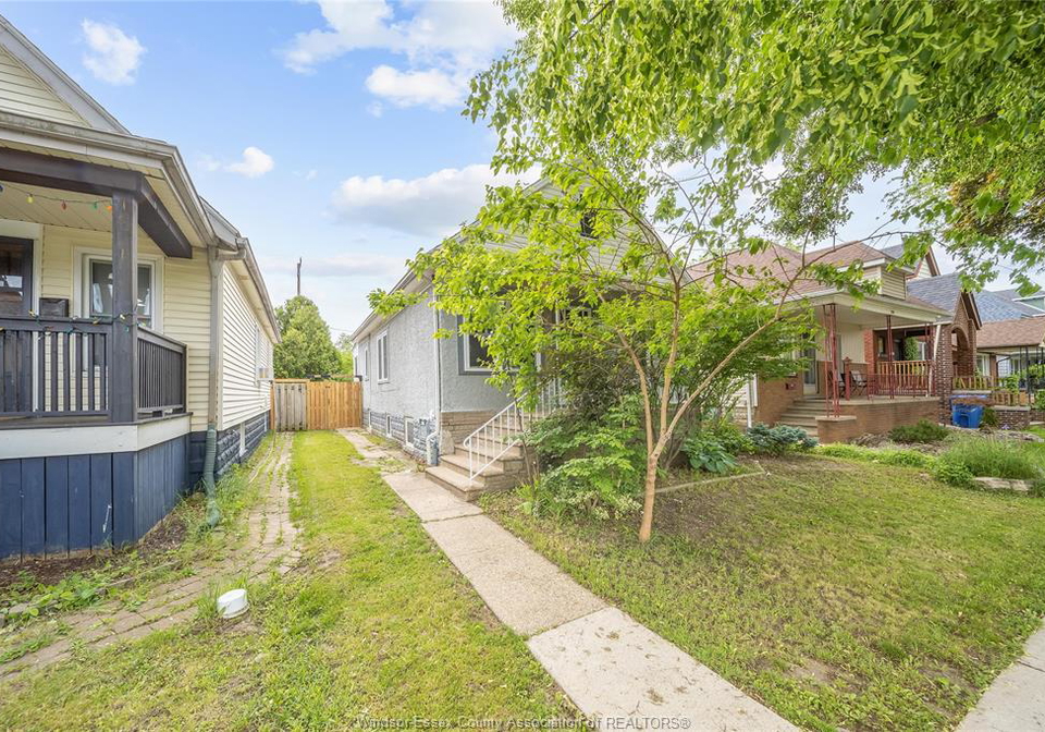 1153-gladstone-avenue-windsor-ontario-26012223
