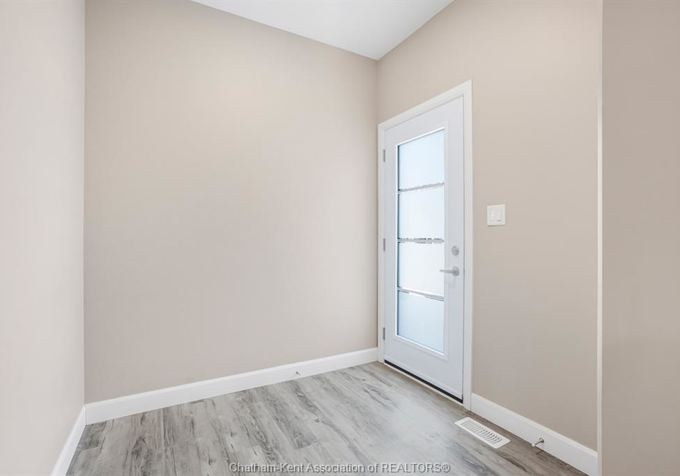 50-llydican-avenue-chatham-ontario-26012236