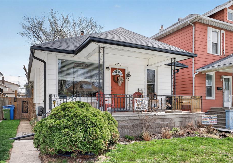 924-marentette-avenue-windsor-ontario-26012249
