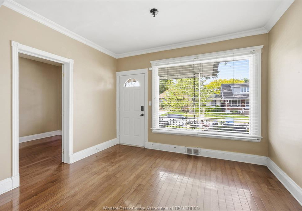 924-marentette-avenue-windsor-ontario-26012249