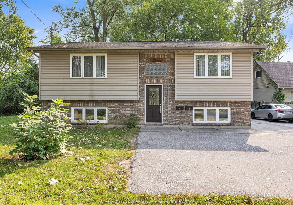 4851-matchett-windsor-ontario-26012256