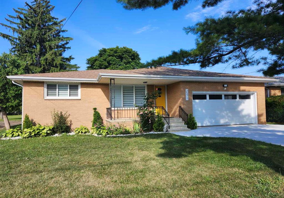 2571-jos-st-louis-avenue-windsor-ontario-26012295