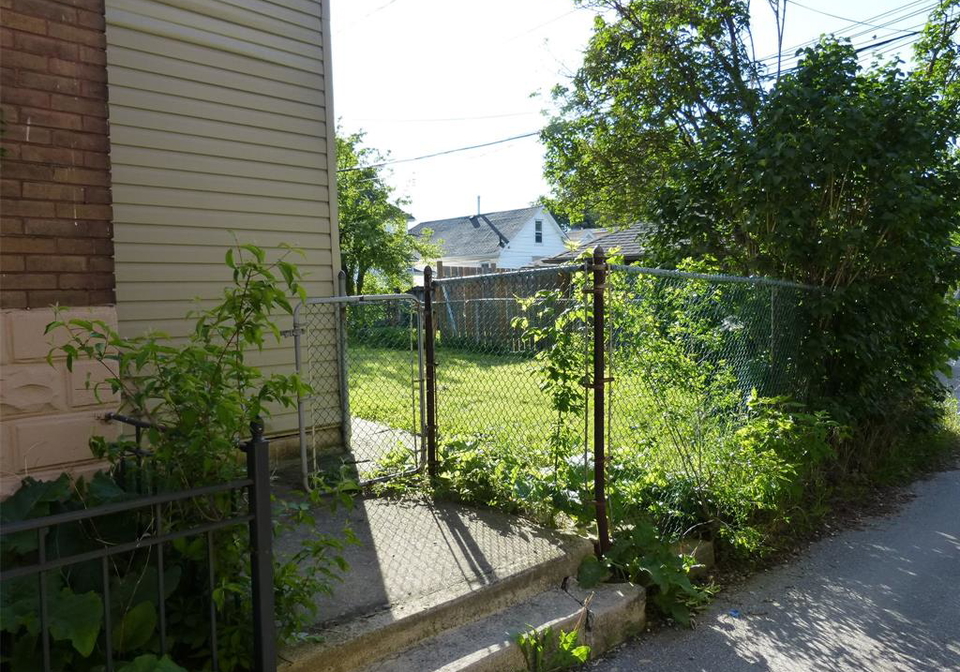 1140-giles-boulevard-east-windsor-ontario-26012319