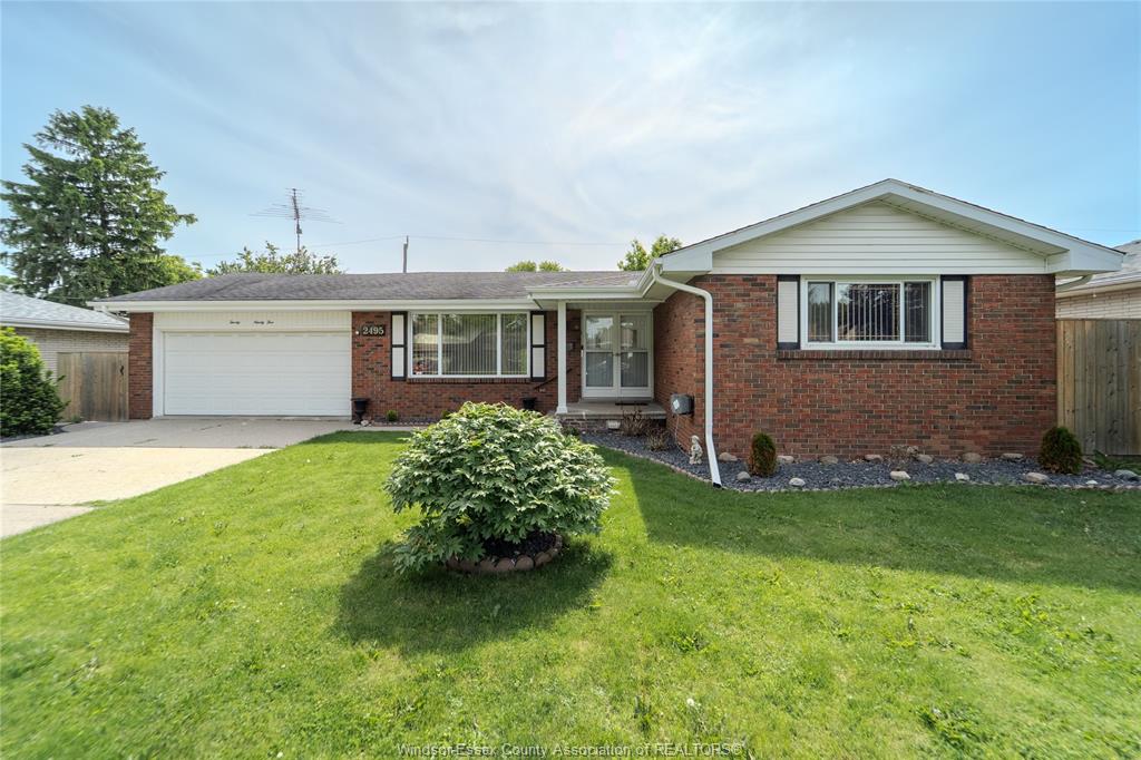 2495-mckay-windsor-ontario-26012327
