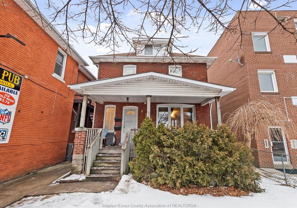895-pillette-windsor-ontario-26012330