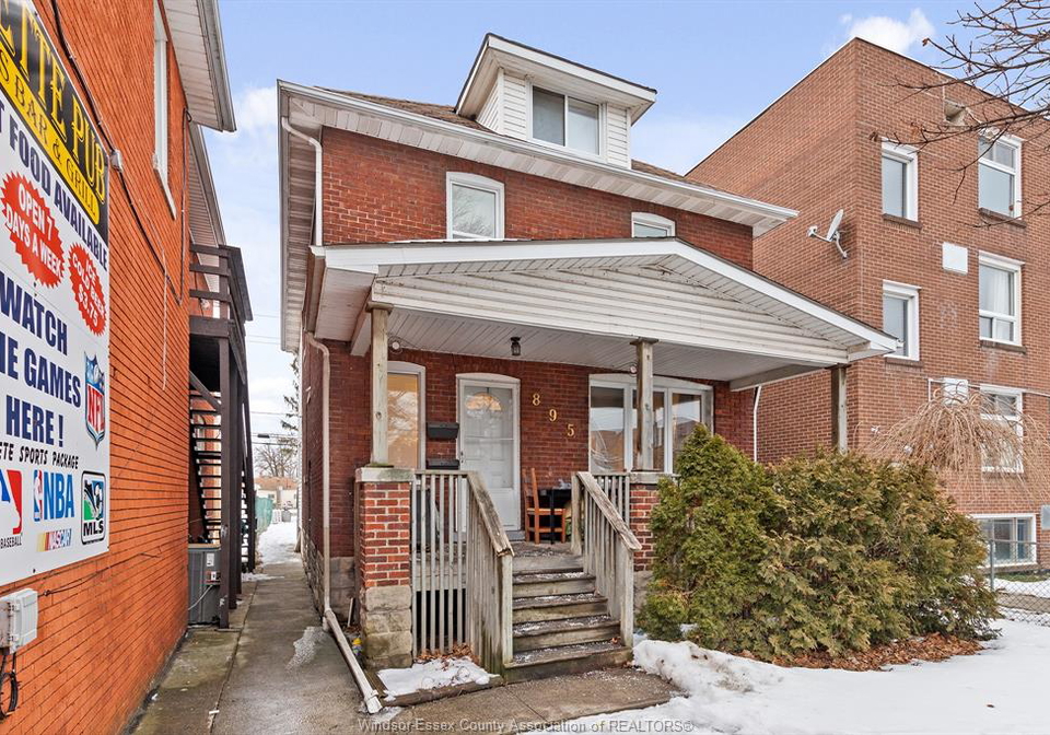 895-pillette-windsor-ontario-26012330