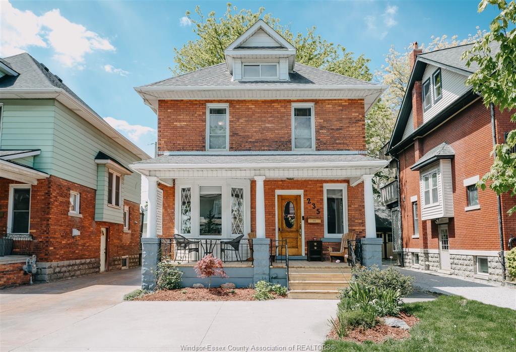 235-oak-avenue-windsor-ontario-26012335