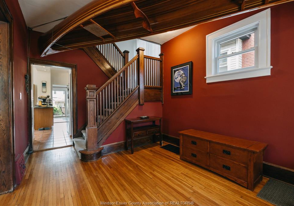 235-oak-avenue-windsor-ontario-26012335