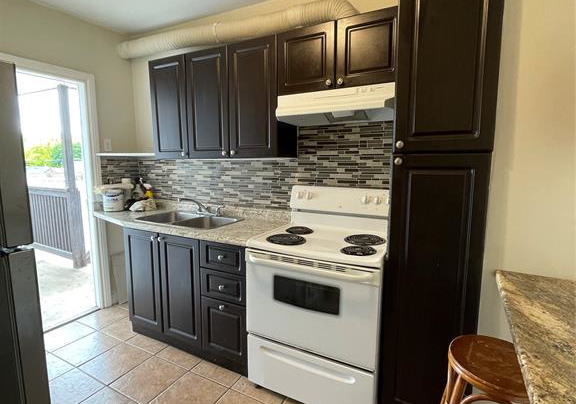 2329-pillette-windsor-ontario-26012340
