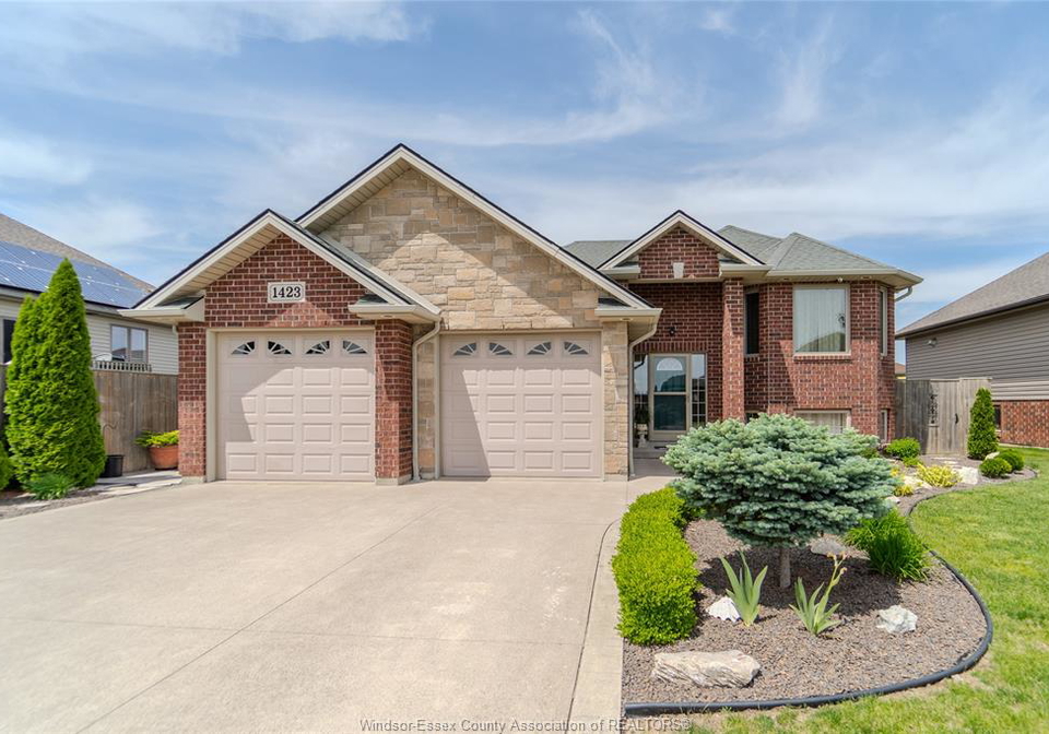1423-oakwood-lakeshore-ontario-26012347