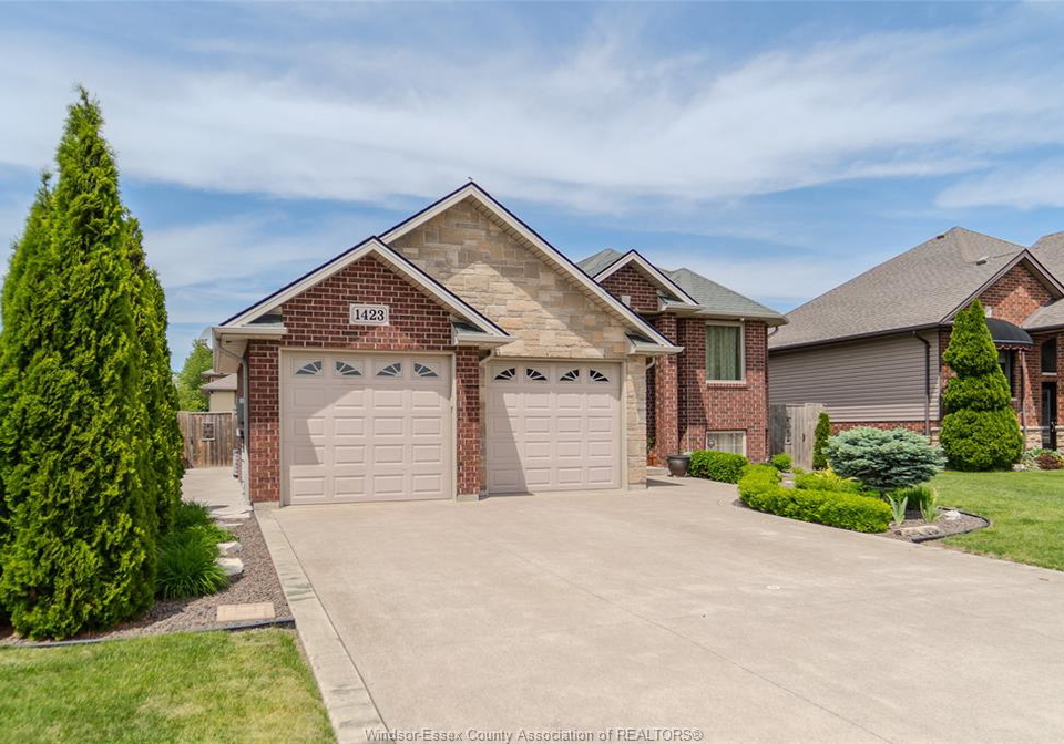 1423-oakwood-lakeshore-ontario-26012347