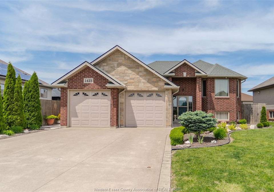 1423-oakwood-lakeshore-ontario-26012347