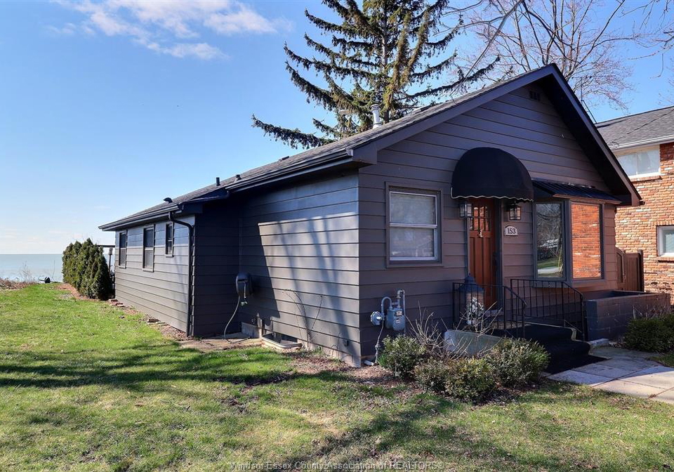 153-adelaide-street-essex-ontario-26012351