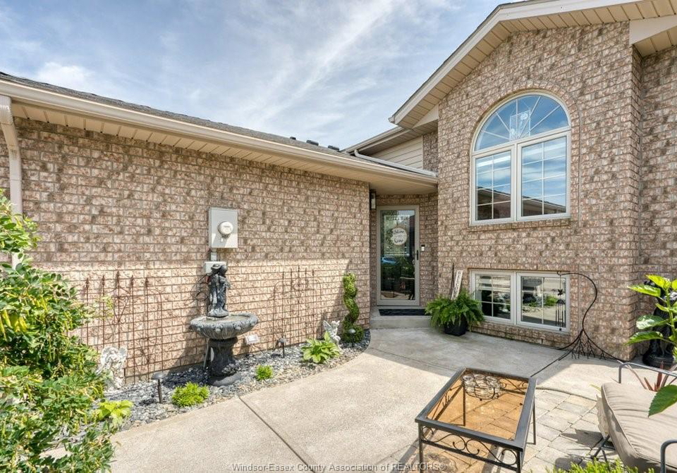 411-rosewood-drive-lakeshore-ontario-26012352