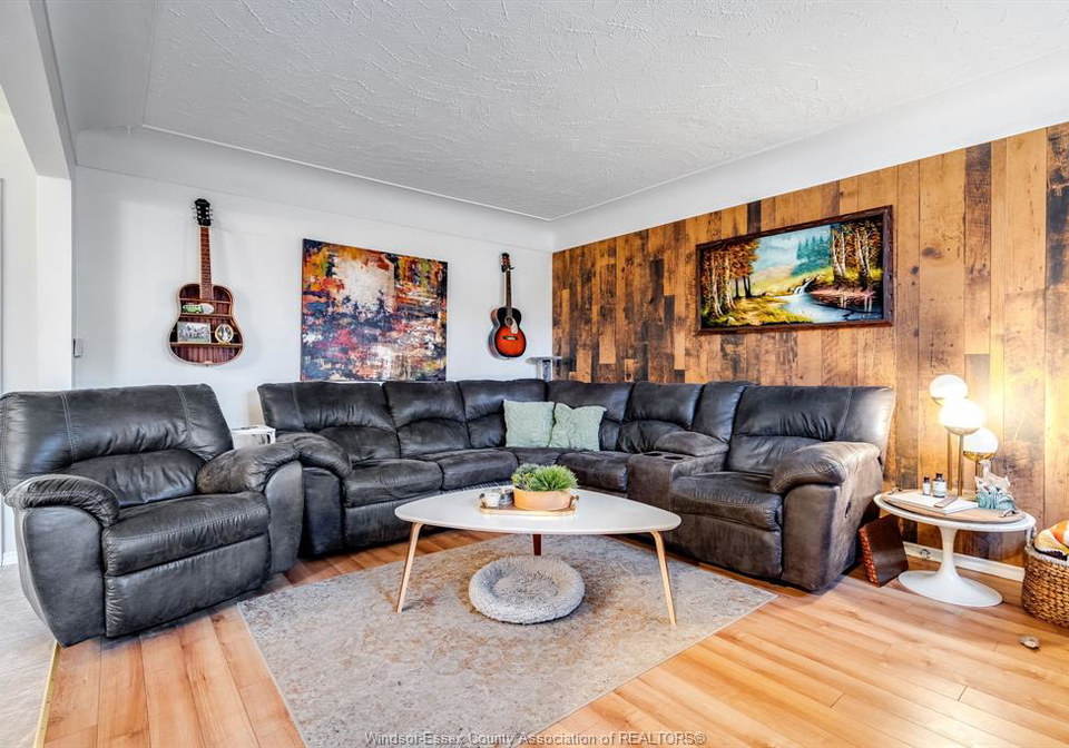 6-standaert-road-chatham-ontario-26012363