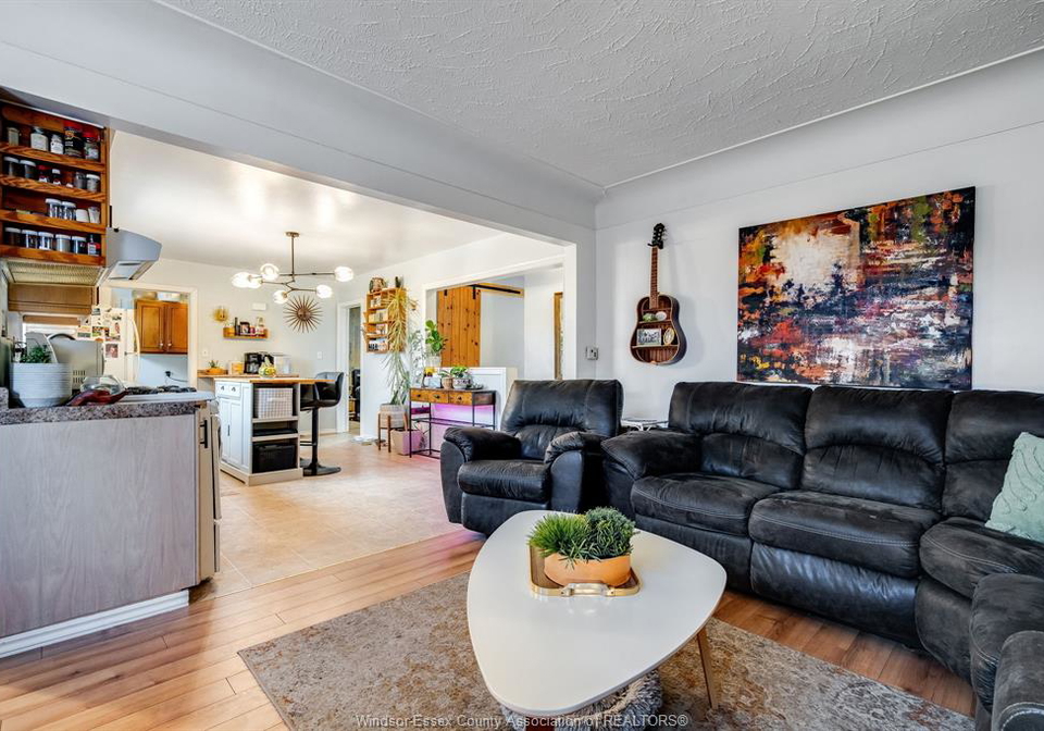 6-standaert-road-chatham-ontario-26012363