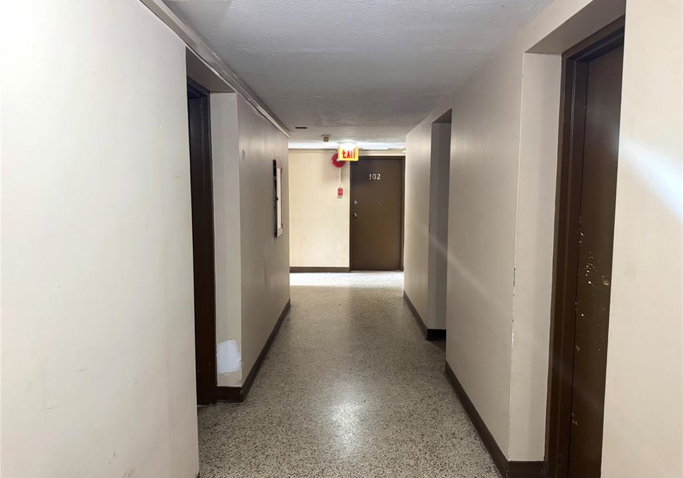 2035-university-avenue-west-windsor-ontario-26012370