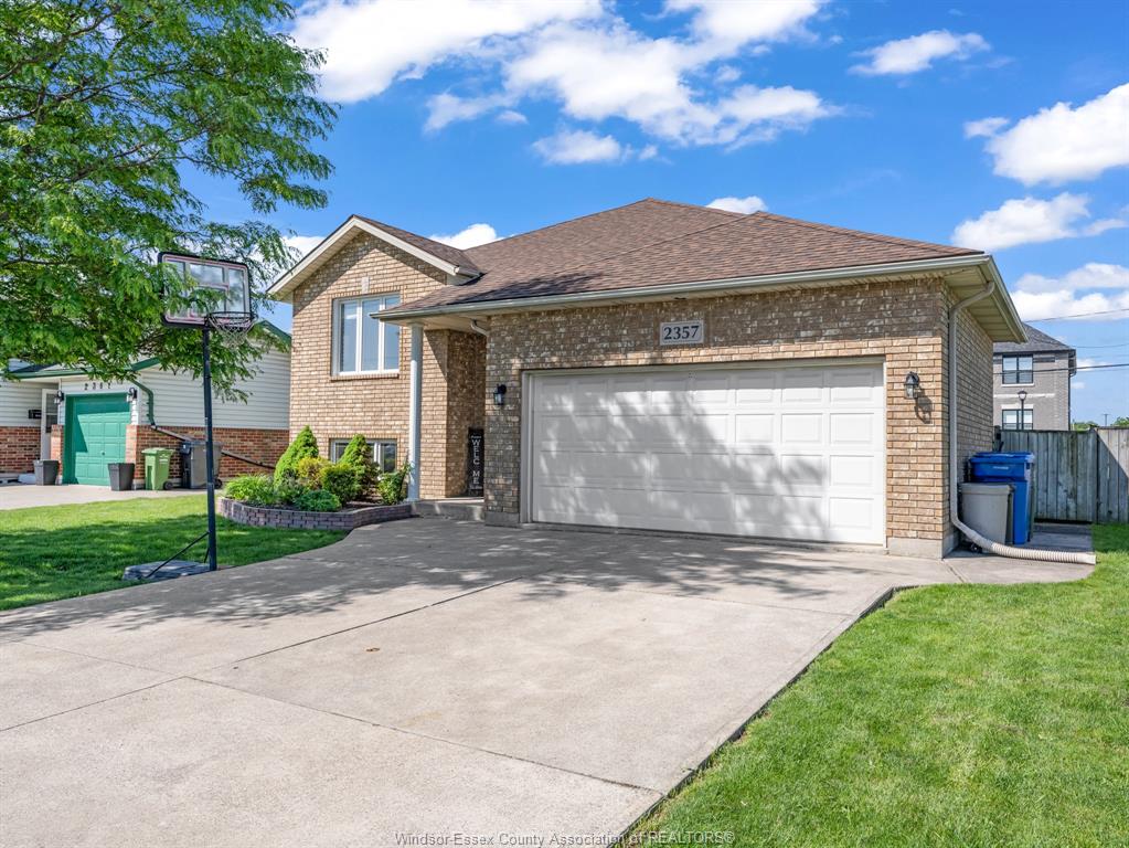 2357-longfellow-windsor-ontario-26012377
