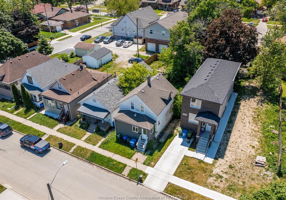 773-bridge-avenue-windsor-ontario-26012380