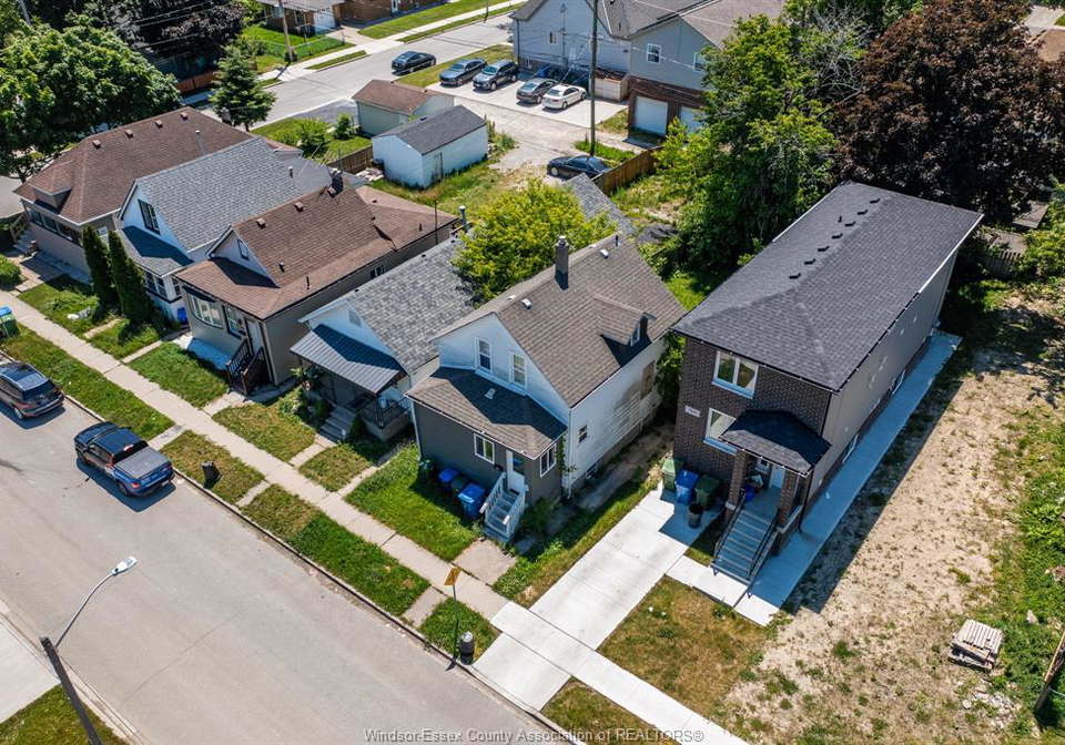 773-bridge-avenue-windsor-ontario-26012380