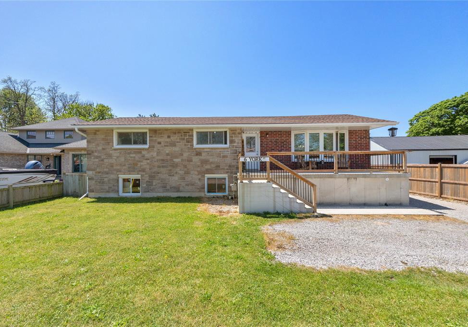 6-york-street-lambton-shores-ontario-26012398