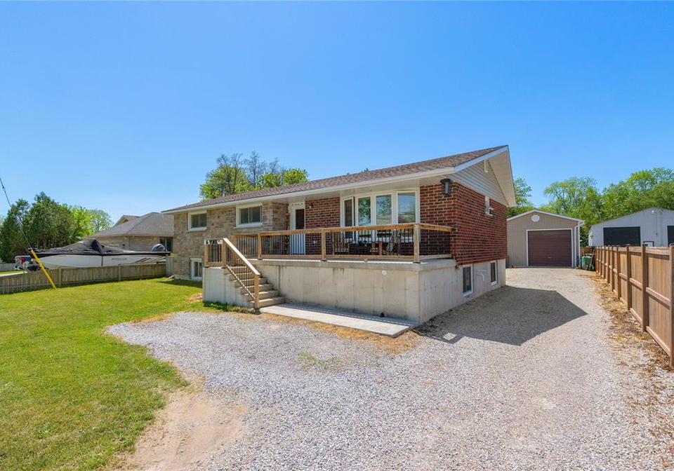 6-york-street-lambton-shores-ontario-26012398