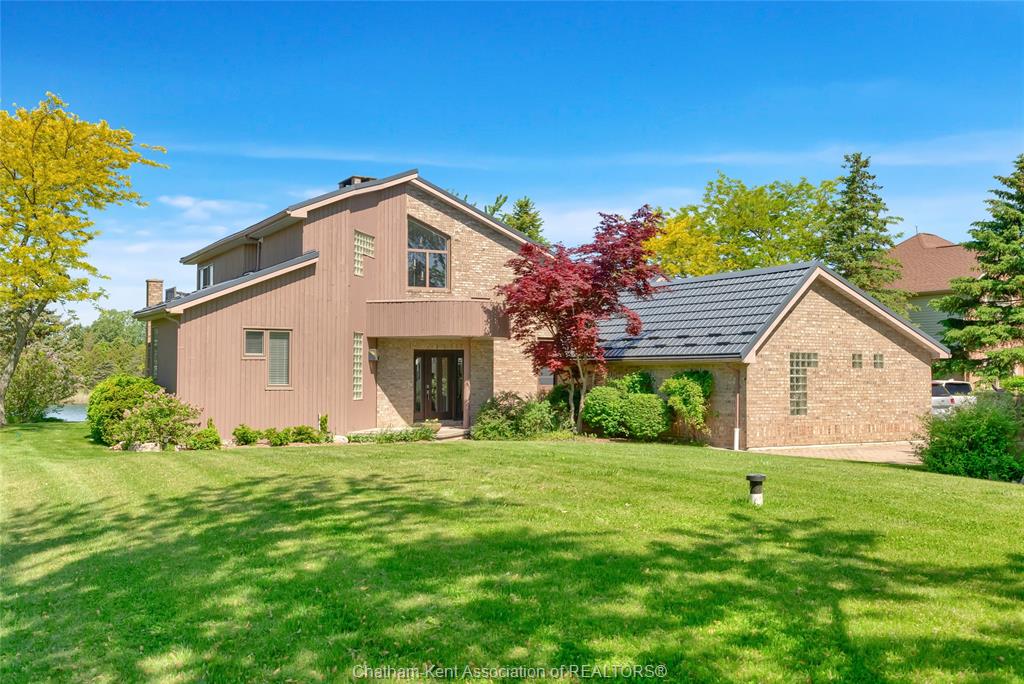 10691-lakeview-drive-chatham-ontario-26012400
